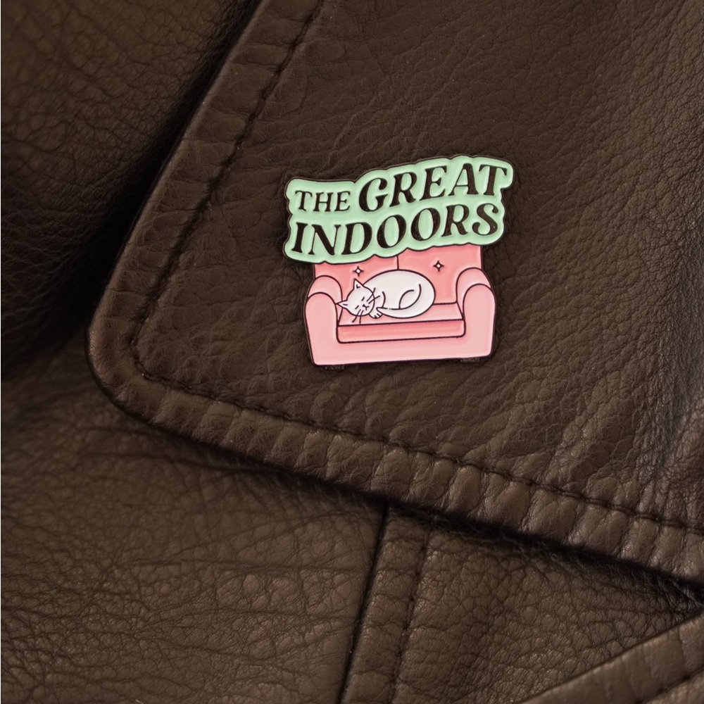 Cute Enamel Cat Pin 🐱